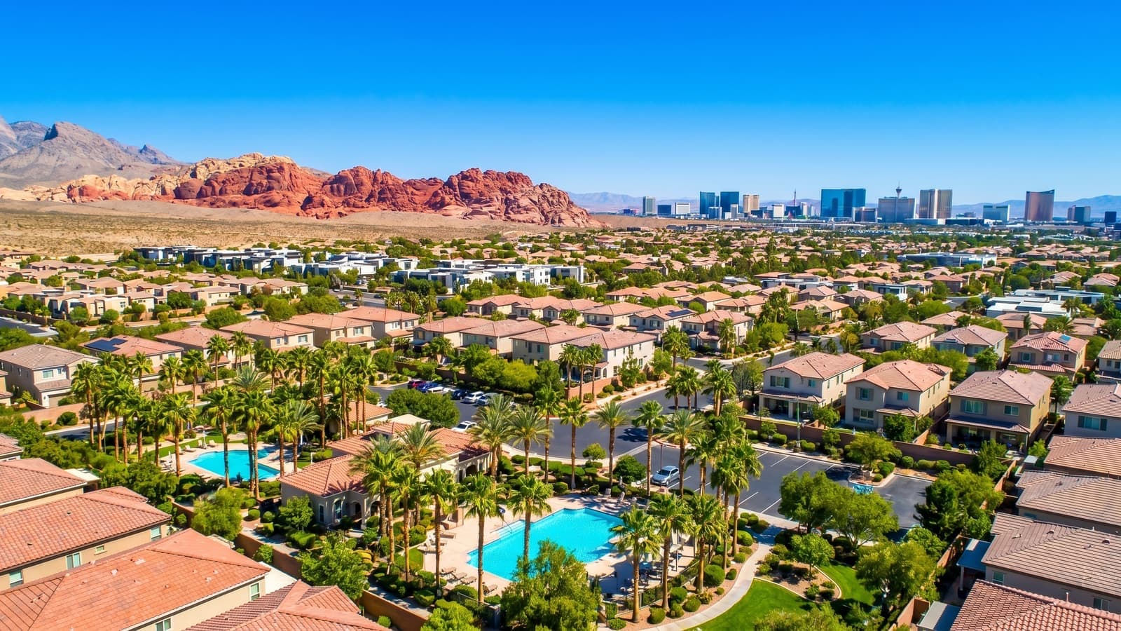 Las Verdes neighborhood, Las Vegas — established single-family homes in ZIP 89146 with cross-valley freeway access